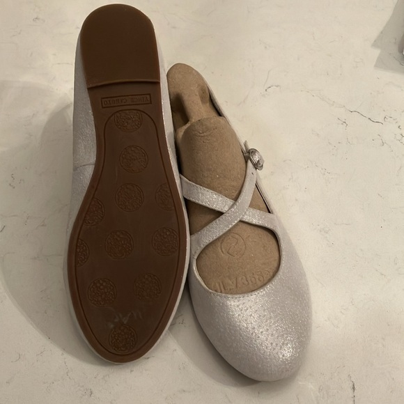 Vince  Camuto slippers - Picture 7 of 8